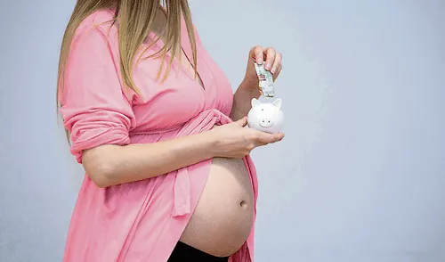 Maternidad en Perú: mujeres trabajan más y ganan menos