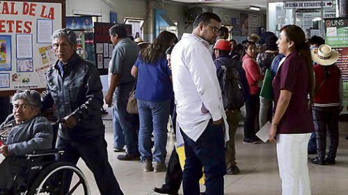 Médicos en huelga piden que hospitales vuelvan a Minsa