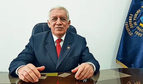 Moncada. Apoya también la continuidad de la Sunedu.