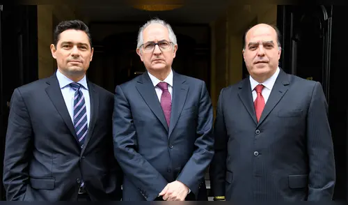 Oposición venezolana llama al mundo a no reconocer elecciones "fraudulentas" de mayo