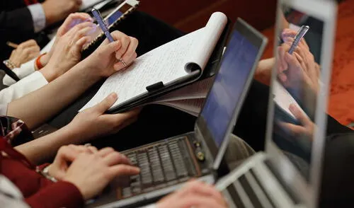 Conversatorio sobre periodismo y sociedad