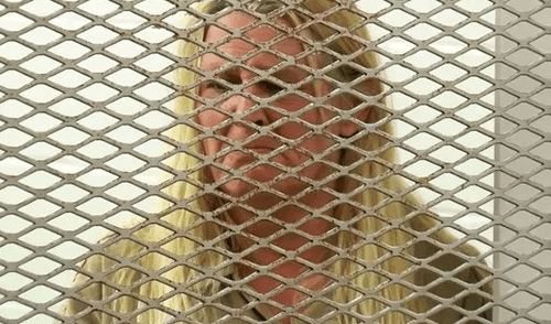 Rita Pangalangan es acusada de asesinato porque su hija murió en auto al ser encerrada allí. Foto: WCSC