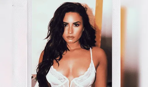 Demi Lovato muestra sus piernas tonificadas en sexy outfit [FOTO]