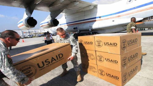 EE.UU. desafía a Maduro y envía avión militar con ayuda humanitaria EE.UU. desafía a Maduro y envía avión militar con ayuda humanitaria