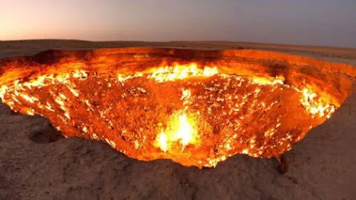 El pozo de Darvaza: la ‘Puerta del infierno’ que no deja de arder [FOTOS y VIDEO] 
