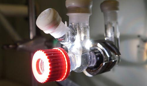 Parte de reactor solar diseñado por los científicos de Cambridge. Foto: Laboratorio Reisner