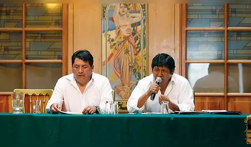 Transportistas de minivanes harán marcha en Arequipa Transportistas de minivanes harán marcha en Arequipa