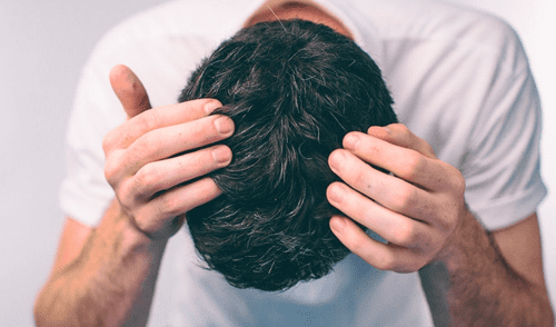 Los problemas en el cuero cabelludo son comunes entre los limeños.