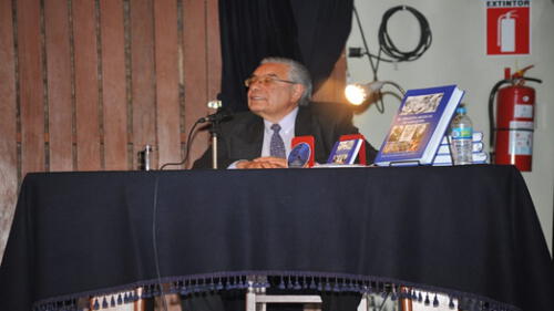 Arequipa: El historiador Juan Guillermo Carpio Muñoz falleció este viernes