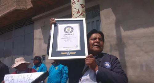 Reclaman al alcalde de Juliaca que pague deuda por Récord Guinness de 2016 [VIDEO]