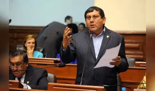 JNE decide entregar las credenciales a accesitarios de congresistas suspendidos JNE decide entregar las credenciales a accesitarios de congresistas suspendidos