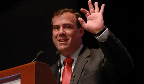 Ministro Giuffra anuncia que se electrificará 153 comunidades nativas de Loreto