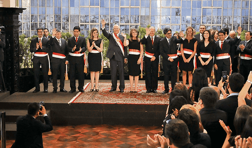 Ejecutivo enviará proyectos en vez de pedir facultades legislativas Ejecutivo enviará proyectos en vez de pedir facultades legislativas