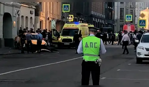 Moscú: taxista perdió el control y embistió a multitud, podría haber tres mexicanos heridos Moscú: taxista perdió el control y embistió a multitud, podría haber tres mexicanos heridos