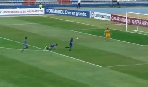 Bryan Moya concretó el segundo de Zulia, sobre Sporting Cristal, pero el juez de la contienda anuló la anotación. Cristal vs. Zulia: gol anulado