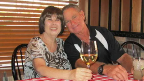 EE.UU.: Tenían 51 años de casados y murieron por COVID-19 con seis minutos de diferencia
