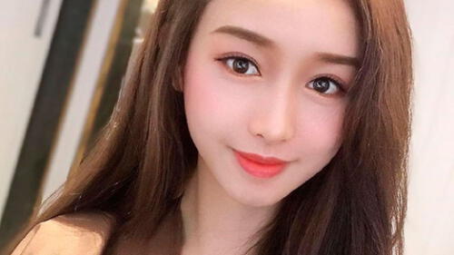 Cara Kong nació en 1996. Es graduada de la Universidad de Educación de Hong Kong. Cara Kong nació en 1996. Es graduada de la Universidad de Educación de Hong Kong.