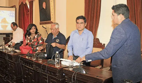 Disconformes. Regidores del partido de la estrella cuestionaron duramente designación de Tania Baca en la Gerencia Municipal.