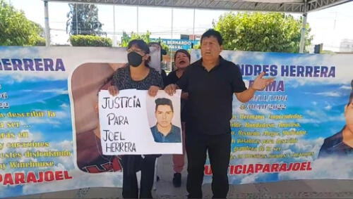 La familia de Joel protesta con carteles en mano exigiendo justicia