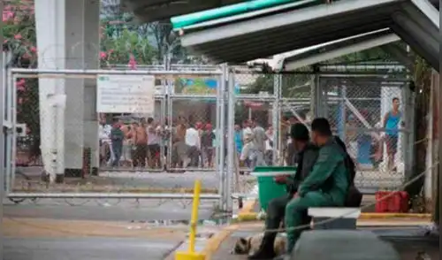 Motín en cárcel de Venezuela deja al menos 12 muertos