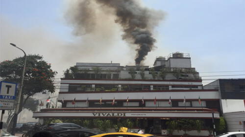 San Isidro: se registra incendio en restaurante de avenida Camino Real [FOTO]