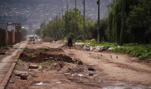 Vía Expresa de Cusco fue colmatada por desmonte