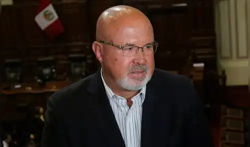 Carlos Bruce: Derogatoria del DL 1323 es un logro temporal de conservadores en el Congreso
