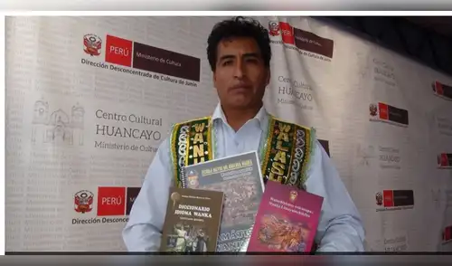 Traductor  huancaíno publica libros en Quechua Wanca