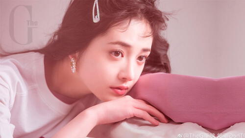 Zhōu Jiéqióng conocida por su nombre coreano Joo Kyul Kyung, su nombre chino Jieqiong o anteriormente como Pinky es una cantante, bailarina y modelo china.