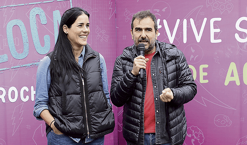 Solicitados. Gianella Neyra y Giovanni Ciccia compartieron con el público del Centro de Lima promocionando su cinta.