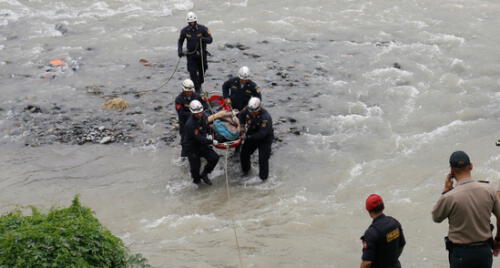 Hallan cadáver maniatado de chofer en río Rímac