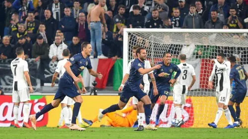 Cristiano anotó para Juventus pero cayó 2-1 ante el Manchester United por la Champions [RESUMEN]