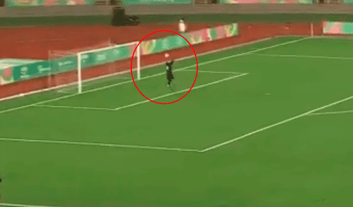 Paco Venegas remató desde antes de la media cancha y convirtió el mejor gol de los Juegos Panamericanos Lima 2019. | Foto: ESPN México vs Honduras GOL Paco Venegas Juegos Panamericanos Lima 2019