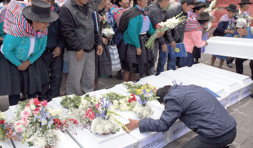 Entregan restos de víctimas de violencia en Huanta