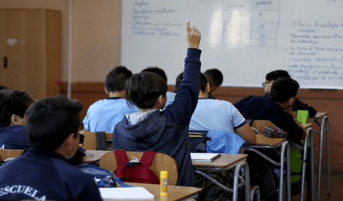 Twitter: maestro sorprende al compartir originales notas con las que califica a sus alumnos