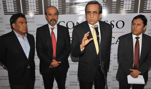 Apra y FP presentan proyecto que busca modificar el referéndum Apra y FP presentan proyecto que busca modificar el referéndum