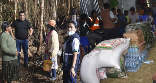 Llevan ayuda humanitaria para familias afectadas por incendio forestal en Puno