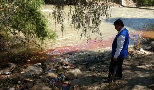 Defensoría detecta que camal de Huánuco arroja desechos al río Huallaga Defensoría detecta que camal de Huánuco arroja desechos al río Huallaga