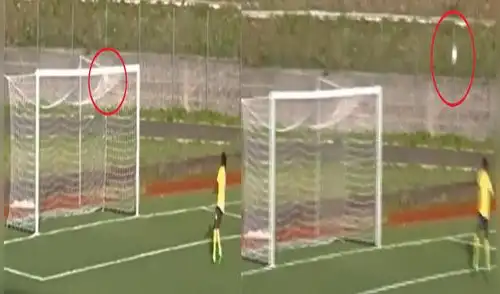 El jugador desperdició dos oportunidades increíbles de gol en la misma jugada. Foto: Captura de video.
