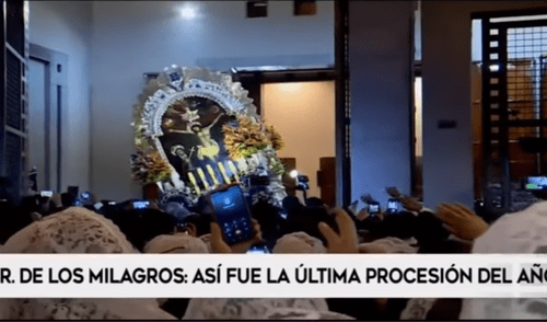 Imagen del Señor de los Milagros casi se cae durante procesión [VIDEO]