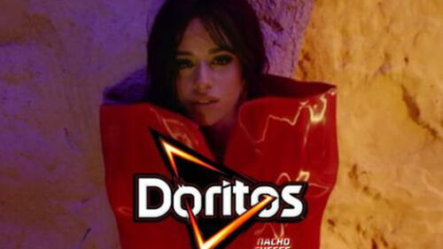 Camila Cabello y los memes más graciosos por vestido rojo que usó en videoclip [FOTOS]