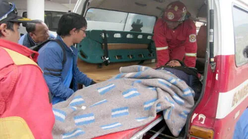 Tras la llegada de los serenos, el menor fue trasladado de emergencia hacia el hospital de Ilave.