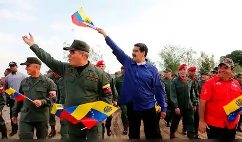 Vladimir Padrino demanda a militares que resistan sanciones de Estados Unidos 