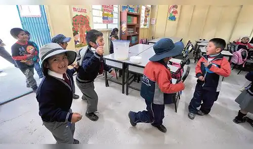Garantizan inicio del año escolar en Arequipa