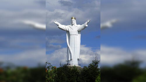 Polémica por colocar una señal de WiFi en la corona de una estatua de Cristo