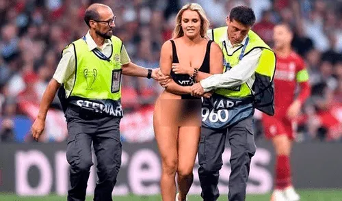 ¿Qué quiso publicitar Kinsey Wolanski al invadir el Liverpool vs. Tottenham? [VIDEO]