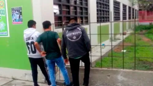 Estudiantes denunciaron que su profesor los obligaba a robar celulares para que él los vendiera. Créditos: RPP Noticias.