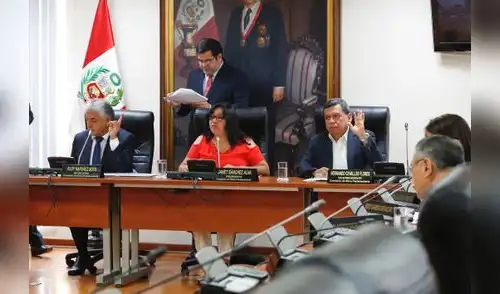 Policías tendrán que decir si terceros pudieron enviar mensajes de acoso sexual