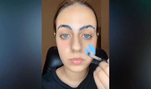 Desliza las imágenes para ver la increíble transformación que experimentó una joven para ser igual a Neytiri de Avatar. Foto: Stephh /TikTok