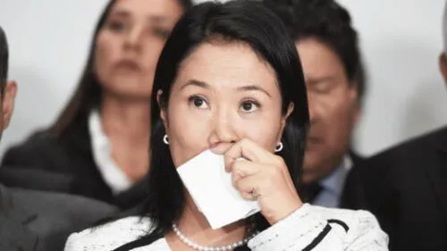 Keiko respalda a fiscal Chávarry y arremete contra Martín Vizcarra Keiko respalda a fiscal Chávarry y arremete contra Martín Vizcarra